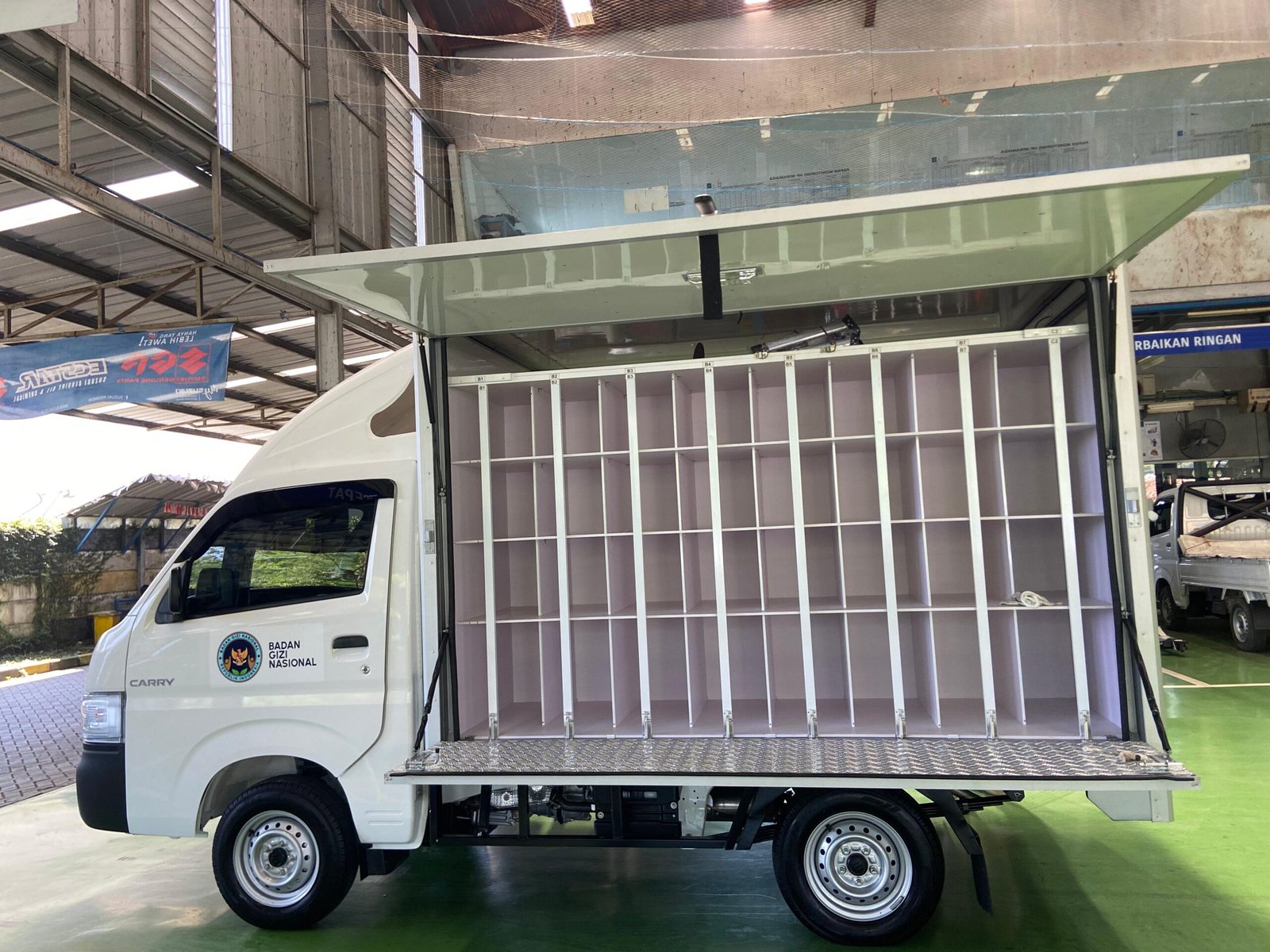 Suzuki New Carry BOX MBG – Mobil Program Makanan Bergizi Gratis