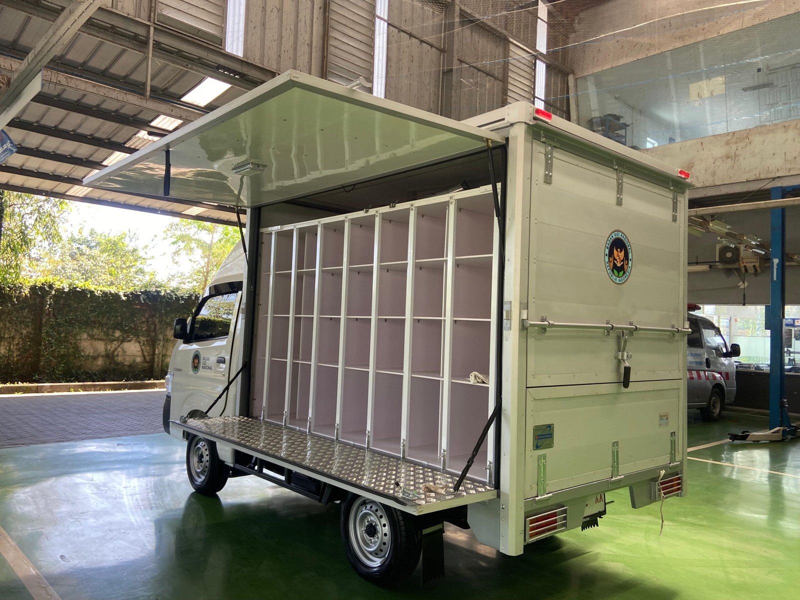 Suzuki New Carry BOX MBG – Mobil Program Makanan Bergizi Gratis