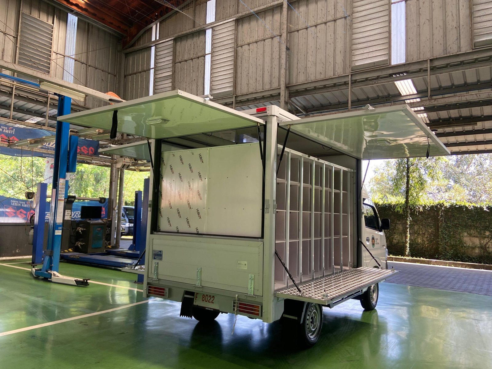 Suzuki New Carry BOX MBG – Mobil Program Makanan Bergizi Gratis